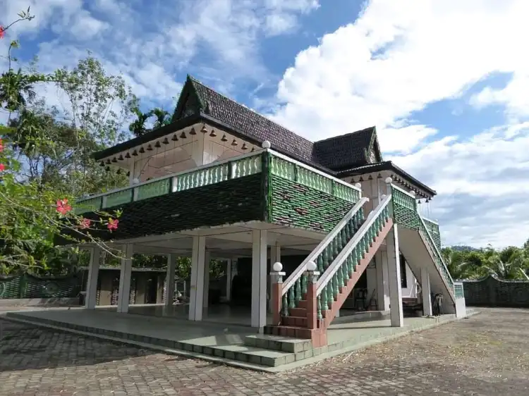 Hotels in Sik