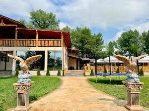 Polski Trambesh's Public Swimming Pool (плувен басейн)