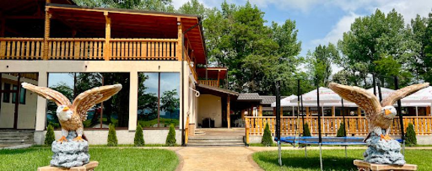 Polski Trambesh's Public Swimming Pool (плувен басейн)