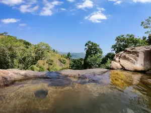 Upper Diyaluma Mini Waterfall
