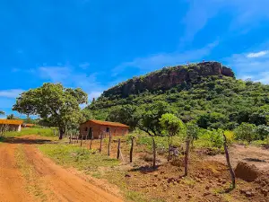 Morro Vermelho - Inhuma-Piauí