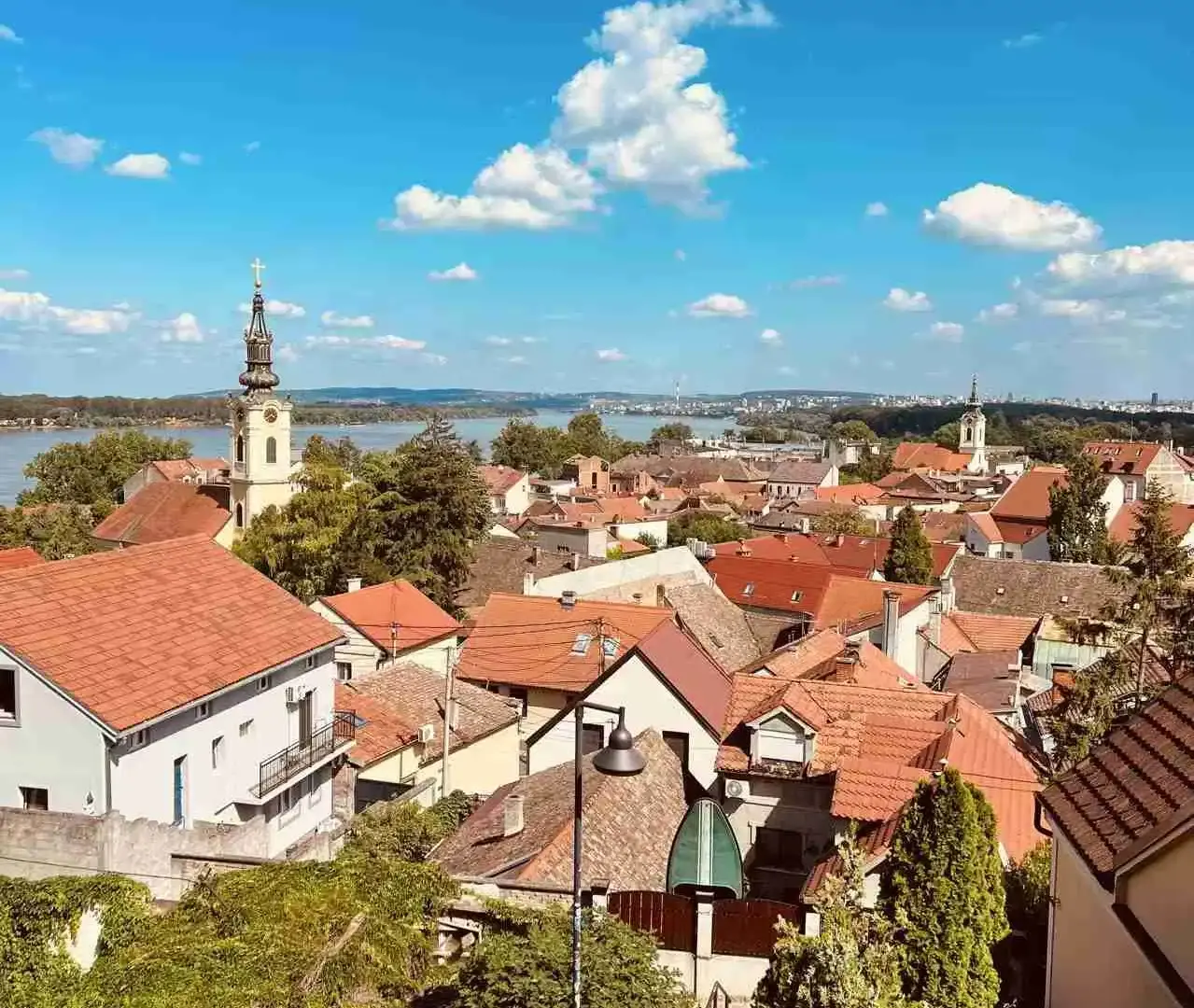 鄰近澤蒙的酒店