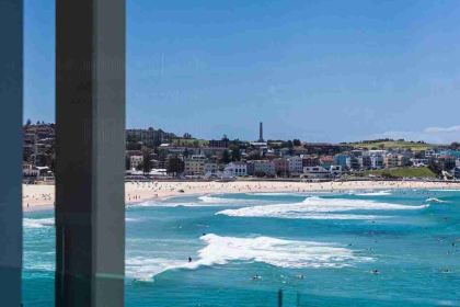 Icebergs Dining Room and Bar