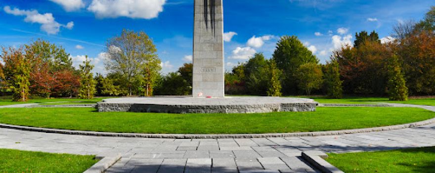 St. Julien Canadian 2ⁿᵈ Battle of Ypres Memorial (The Brooding Soldier)