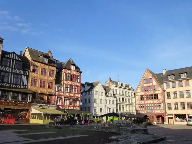 Các khách sạn gần Le Vieux Rouen