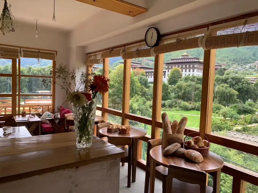 Hotels near Ludrong Memorial Garden, Langjopakha