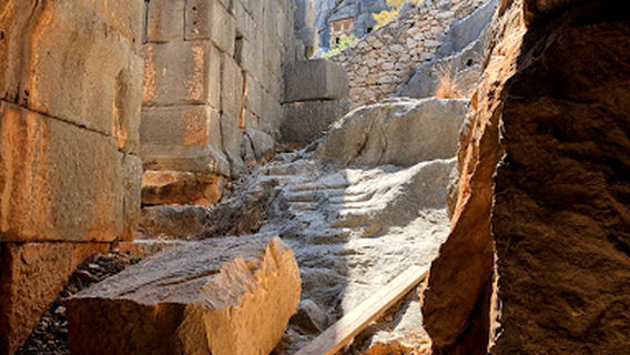 Myra Kaya Mezarları