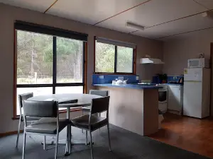 Seven Mile Beach Cabin and Caravan Park