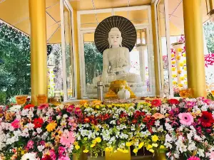 Nā Uyana Forest Monastery