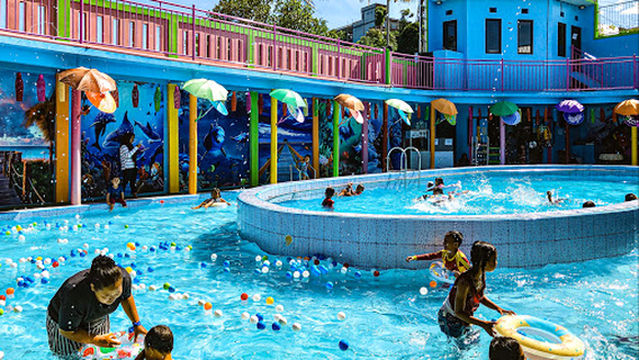 Kolam Renang Chefira