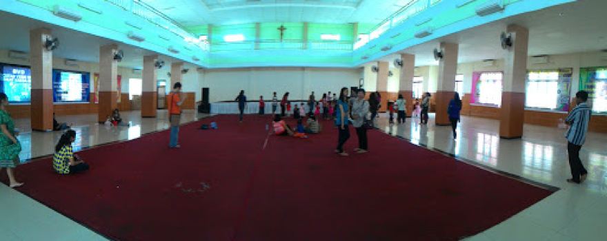 Aula Bina Warga Gereja Santo Lukas Samarinda Temindung, Kaltim.