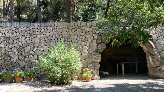 Campanet Caves