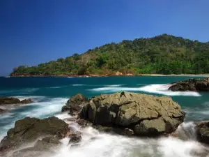 Pantai Rajegwesi