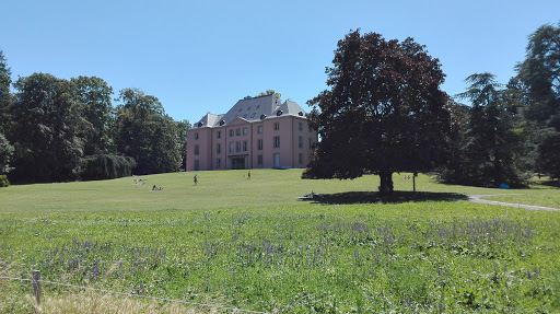 Compare 5 airports near Saint-Genis-Pouilly