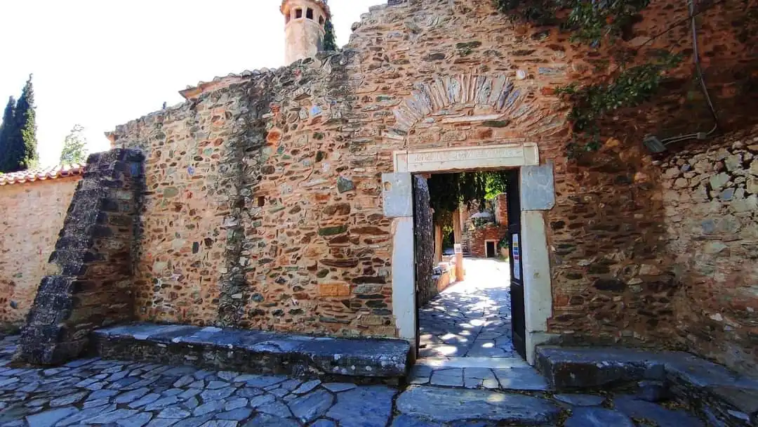 Hotels near Kaisariani Monastery