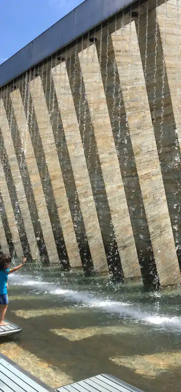 鄰近赤足公園的酒店