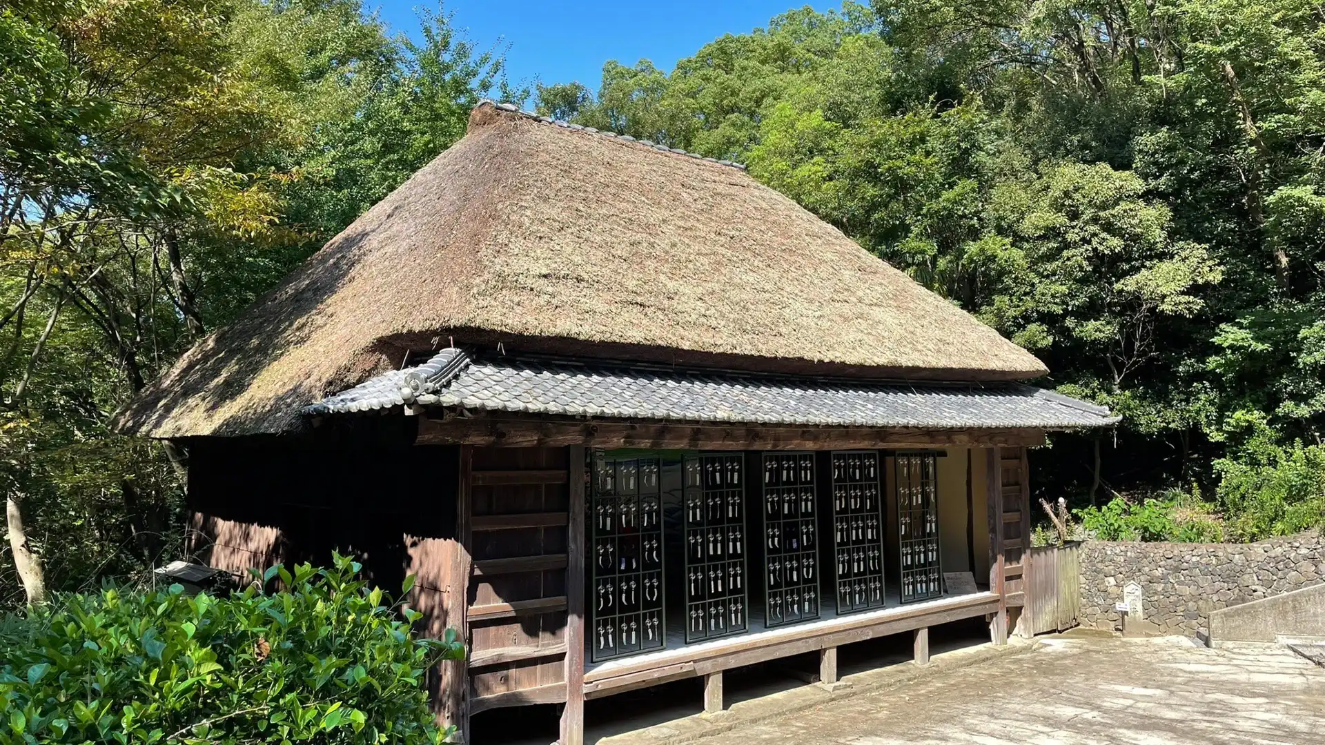 鄰近四國民家博物館「四國村」的酒店
