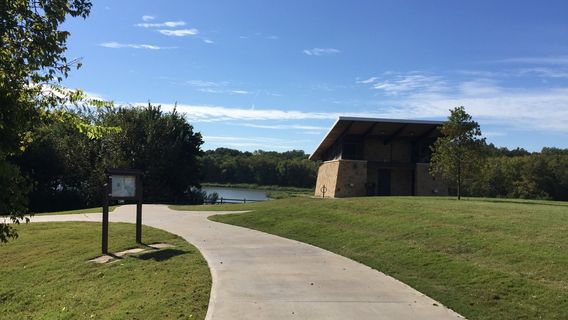 Oak Point Park and Nature Preserve