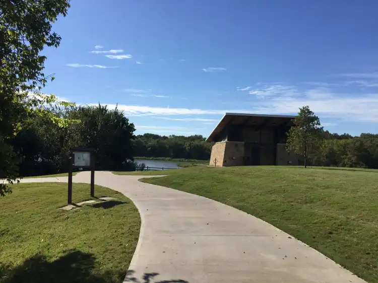 Hotels near Oak Point Park and Nature Preserve