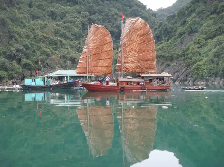 Hotels near Nhi Thanh grotto