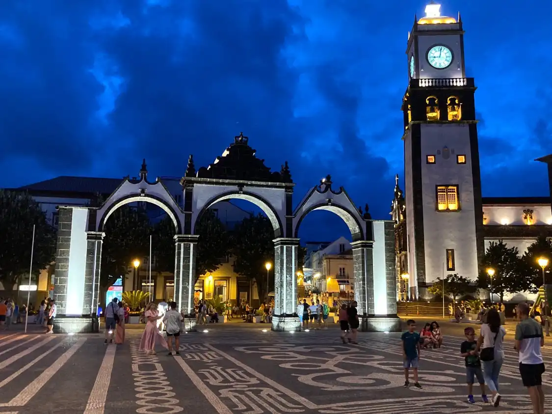 Hotels near Portas da Cidade