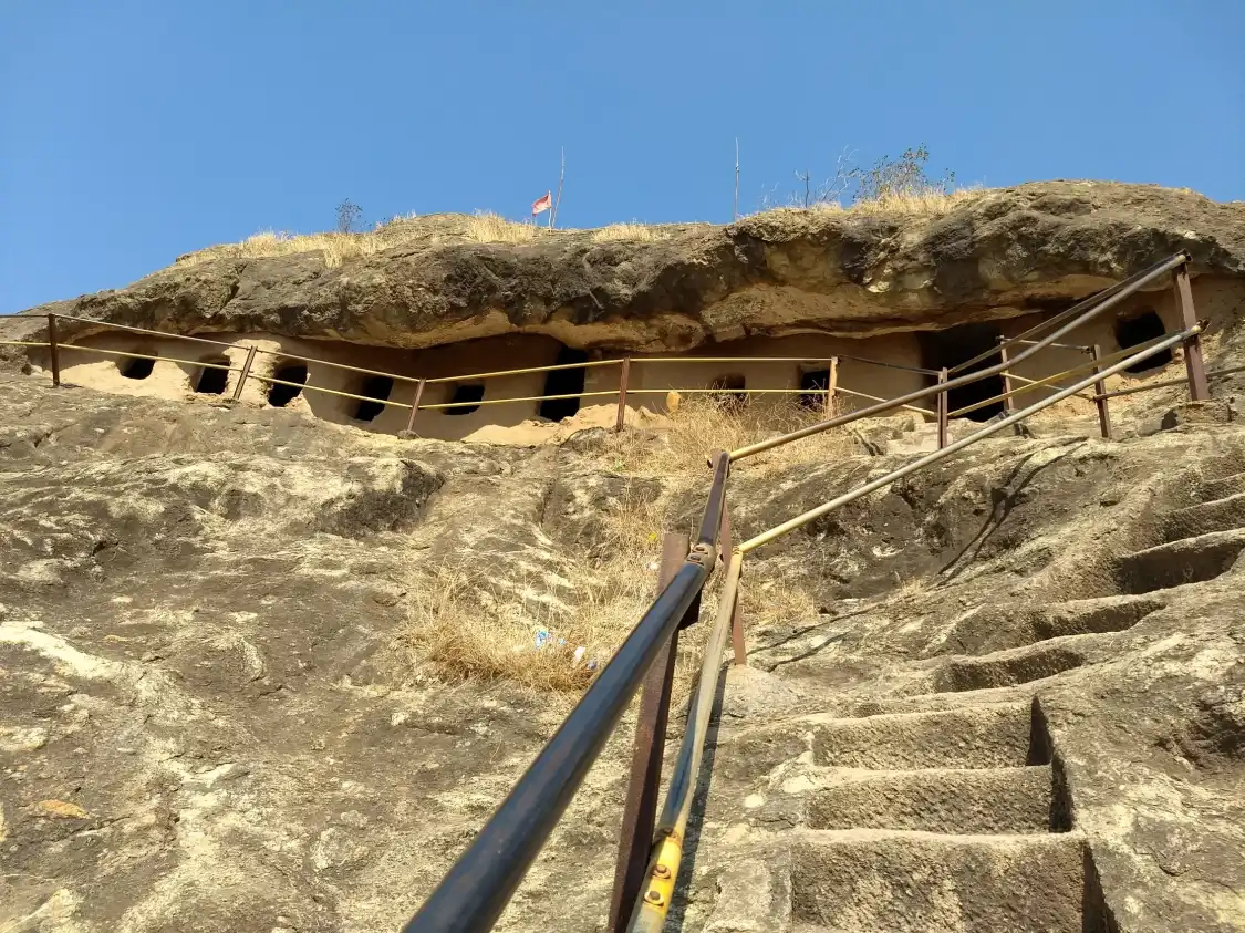 Hotels near Kadia Dungar Cave