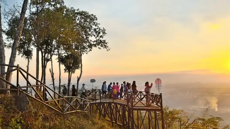 Hotels near Phu Bo Bit