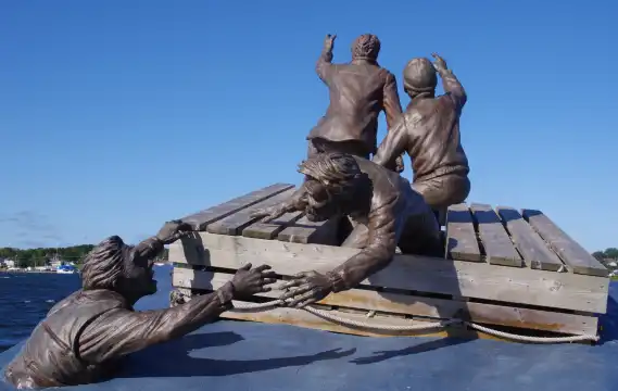 Hotels near Merchant Mariner Monument