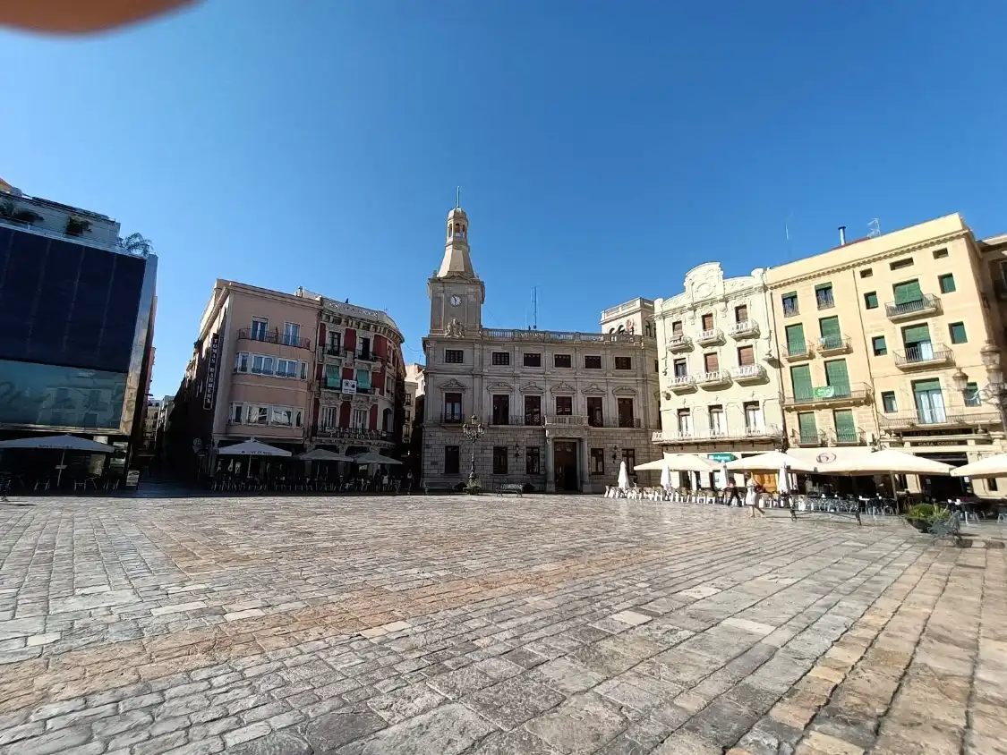 Hotels near Ajuntament de Reus