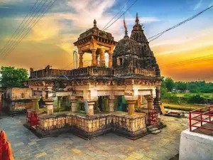 Someshwar Mandir, Rajura