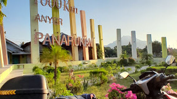 The Monument of 1000 km of Anyer-Panarukan