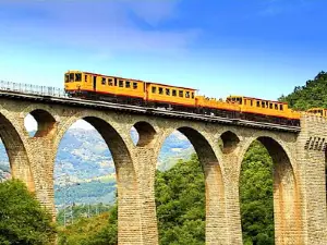 Le Petit Train Jaune