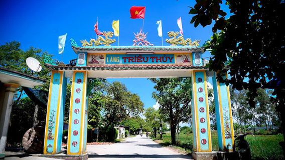 Dinh Lang Trieu Thuy