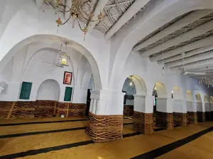 Bgdams old mosque was built in 44 AH