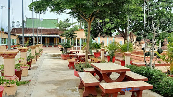 Ek Phnom