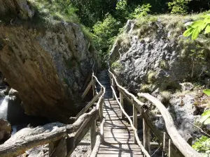 Erma River Gorge, Tran