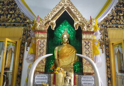 Wat Ban Laem or Wat Phet Samut Worawihan