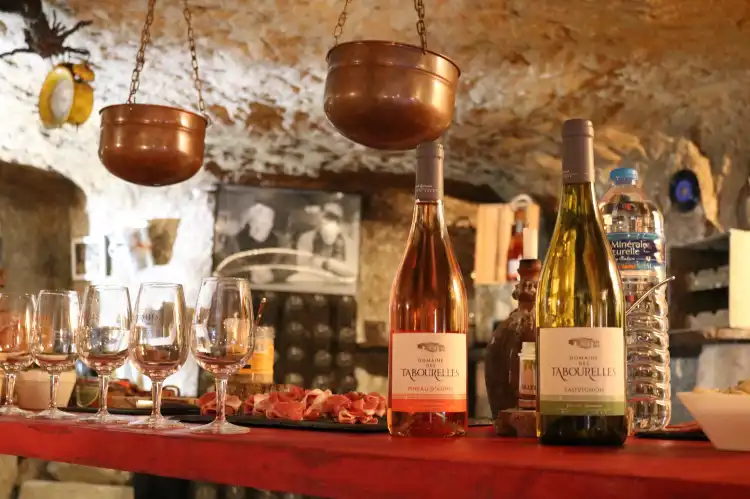 فنادق في Bourre