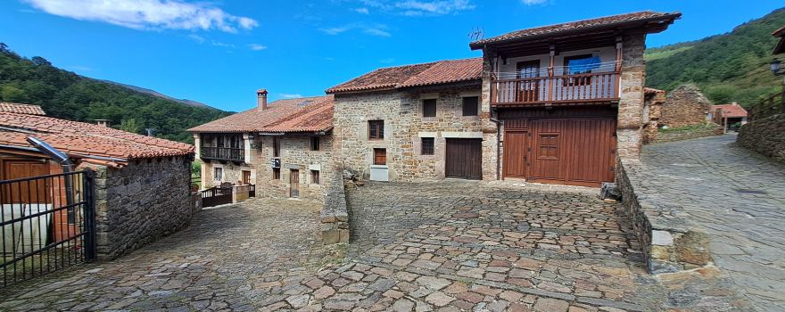 Bárcena Mayor Historic Village