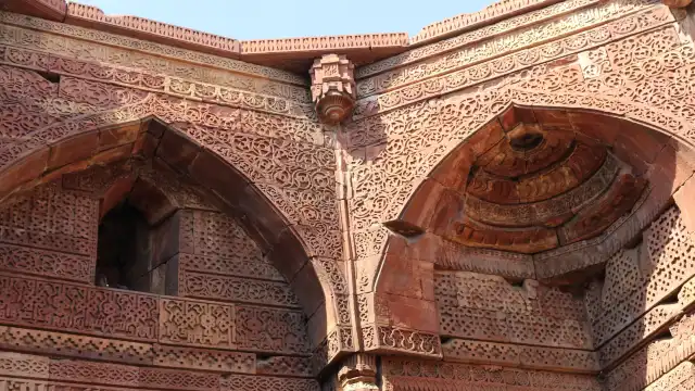 Hotels near Tomb of Iltutmish