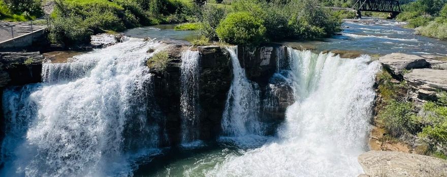 Lundbreck Falls