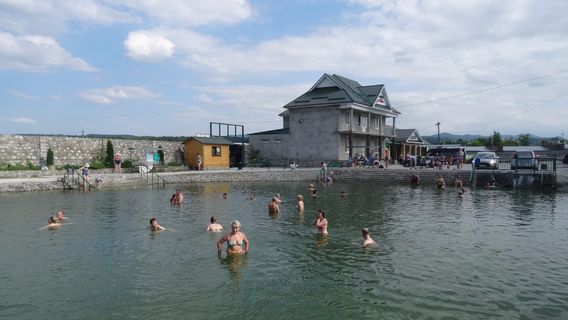 Thermal Springs Aushiger