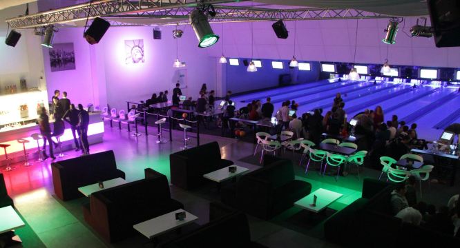 Fun Park - Bowling & Tampoline