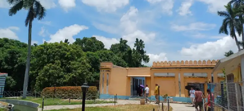 Hotels in Murshidabad