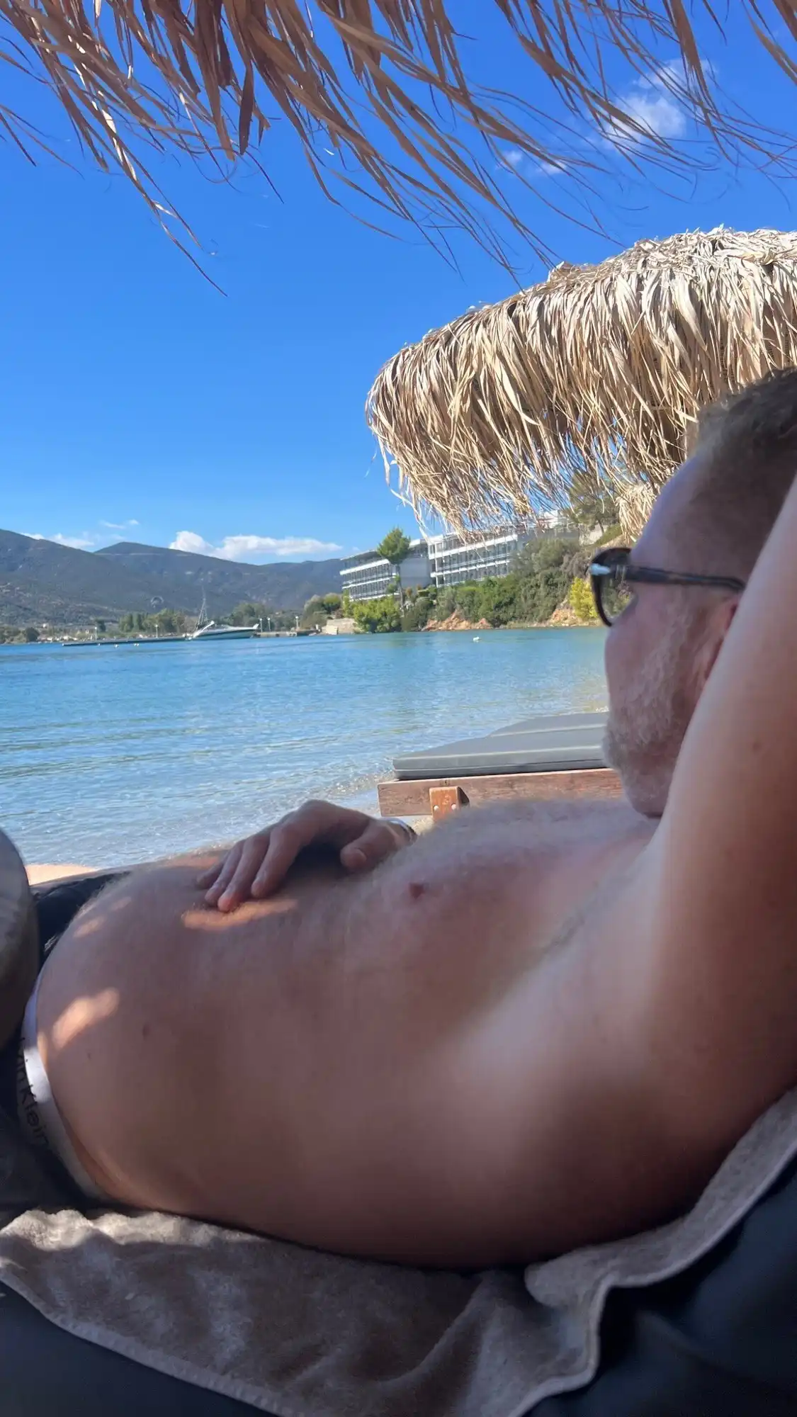 Hotels near Mikro Neorio Bay