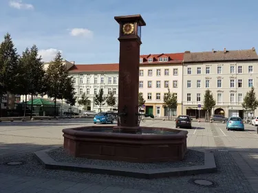 Uhren- und Jahreszeitenbrunnen