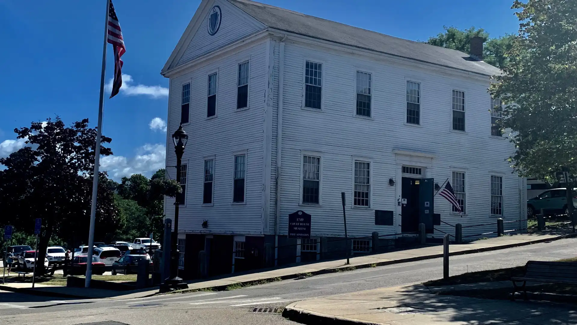 Hotels near 1749 Court House Museum