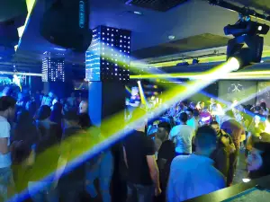 VIP ROOM NIGHT