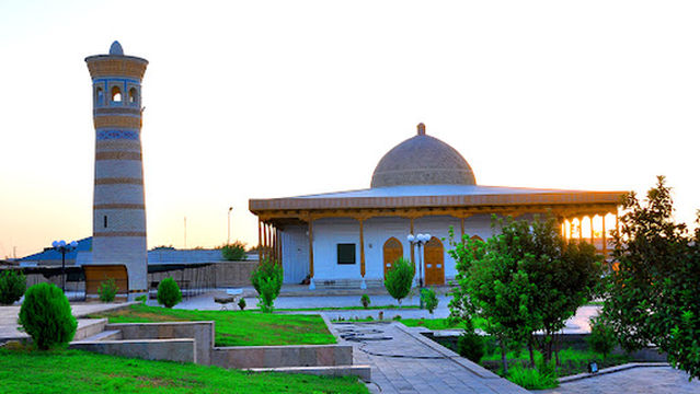 Xo'ja Orif ar Revgariy Mohitobon