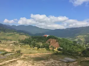 Đền Chín gian